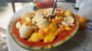 banan, mango a dyňa šalát